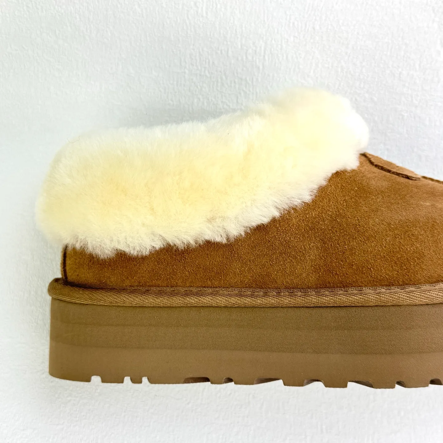 Self-pickup💰440 UGG Tatzite three-centimeter thick sole, glutinous, slip-on, easy to put on and take off, model 4810, slip-on casual fur shoes, short boots, color: maroon, reindeer, antelope brown, black, gray 𝚜𝚒𝚣𝚎: 𝟯𝟱-𝟰𝟬